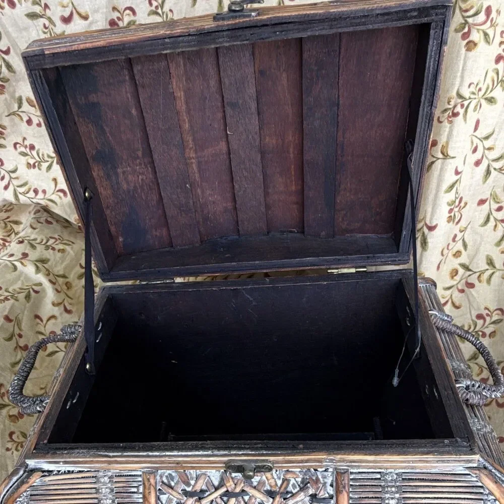 Vintage Style Wooden Rattan & Wicker Decorative Storage Chest– Boho,Swivel Latch